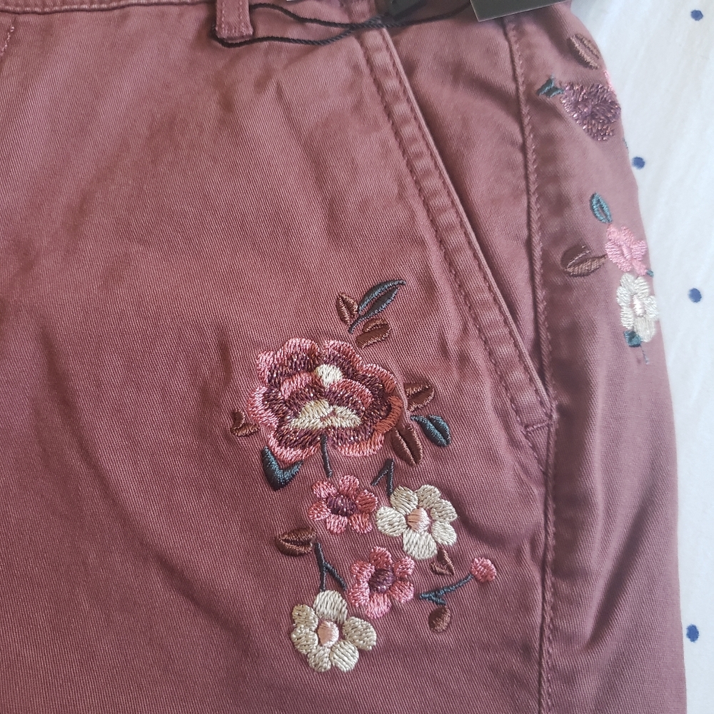 Express Embroidered Mid Rise Floral Twill … - Picture 10 of 10